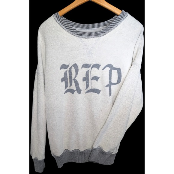 Taylor Swift Pullover Women Oversized Reversible Spirit Journey Cozy Sweater Med - Picture 4 of 4
